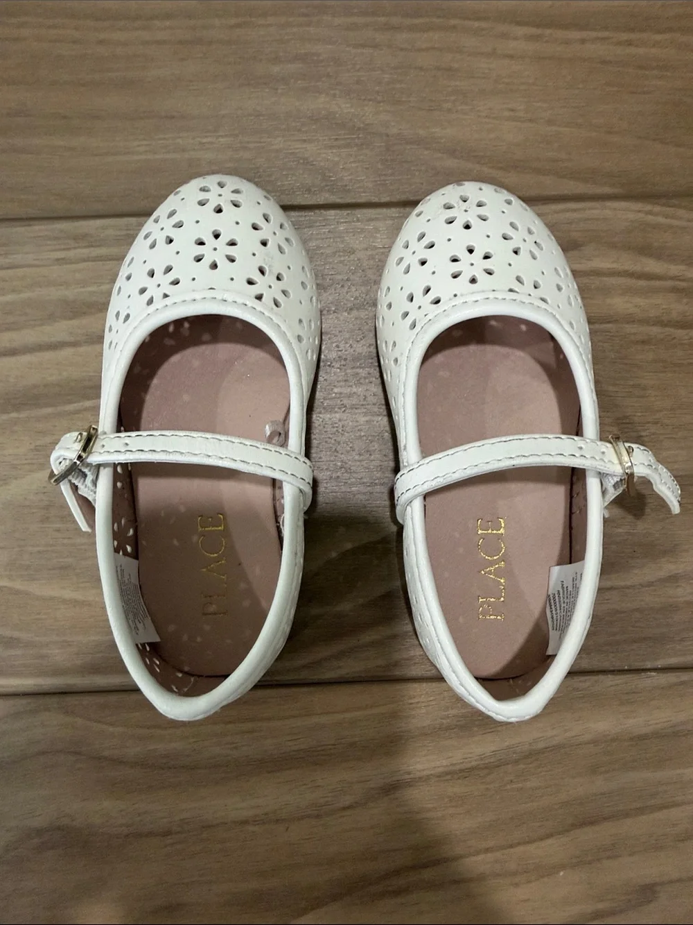Girls' White Floral Cutout Mary Jane Shoes